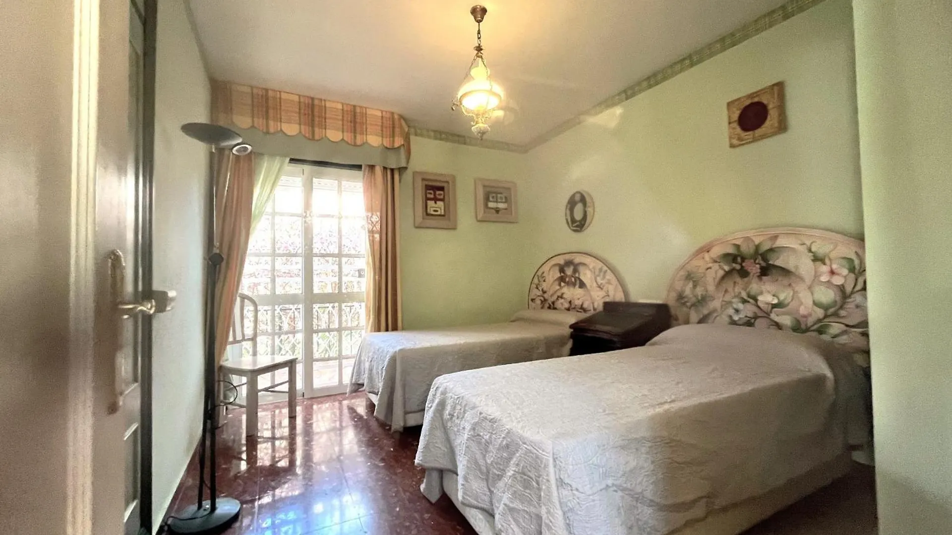 Semesterbostad Villa Pinares-Malaga: pool, garden, garaje, wifi,