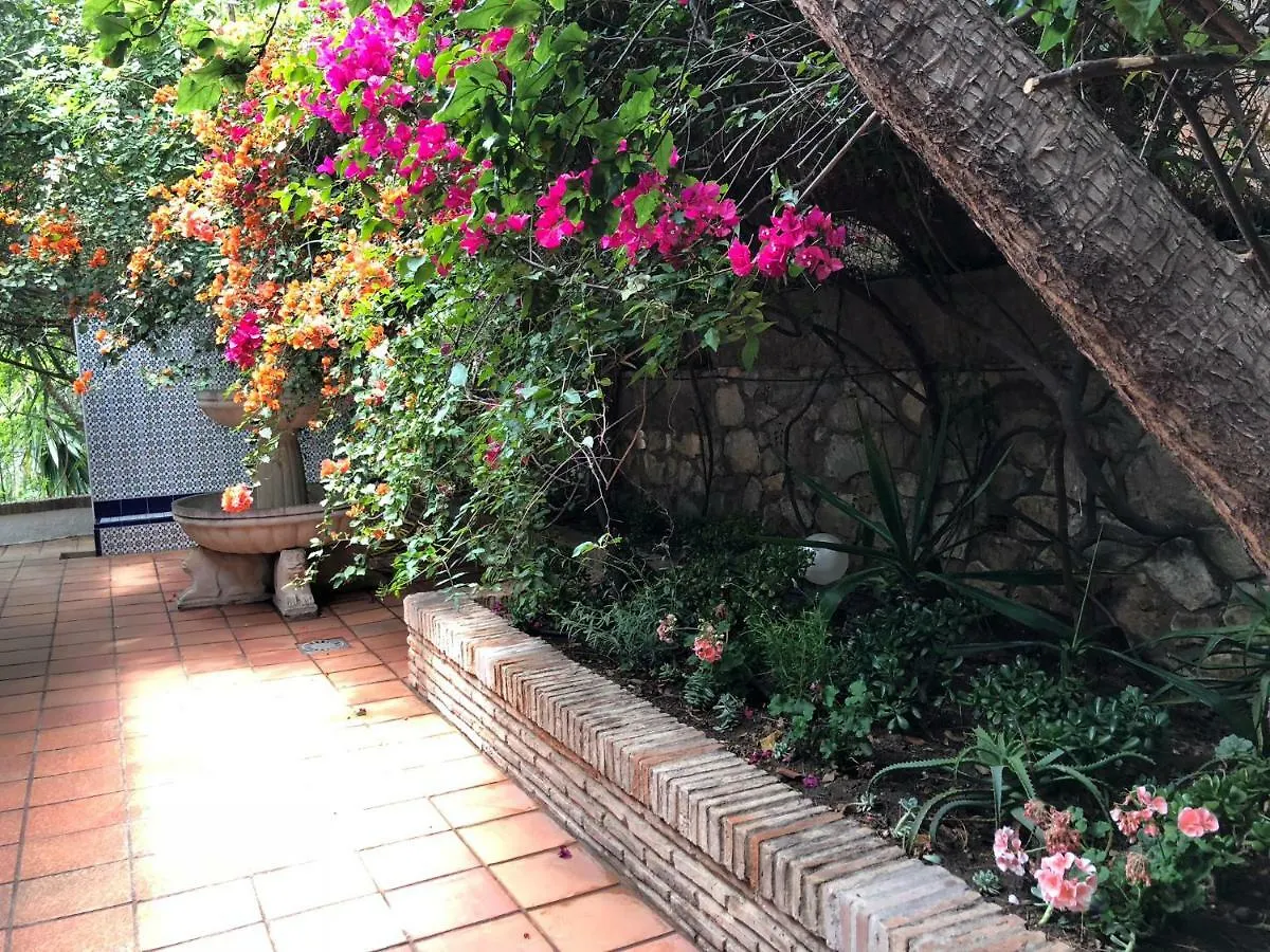 Дом отдыха Rentcostadelsol Villa Pinares-Малага